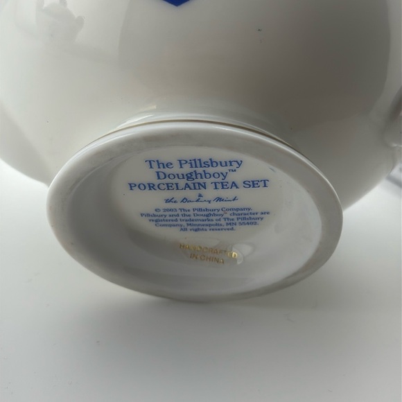 VTG 2003 The Pillsbury Doughboy Danbury Mint Porcelain Tea Set 5 pc Set - Picture 7 of 16